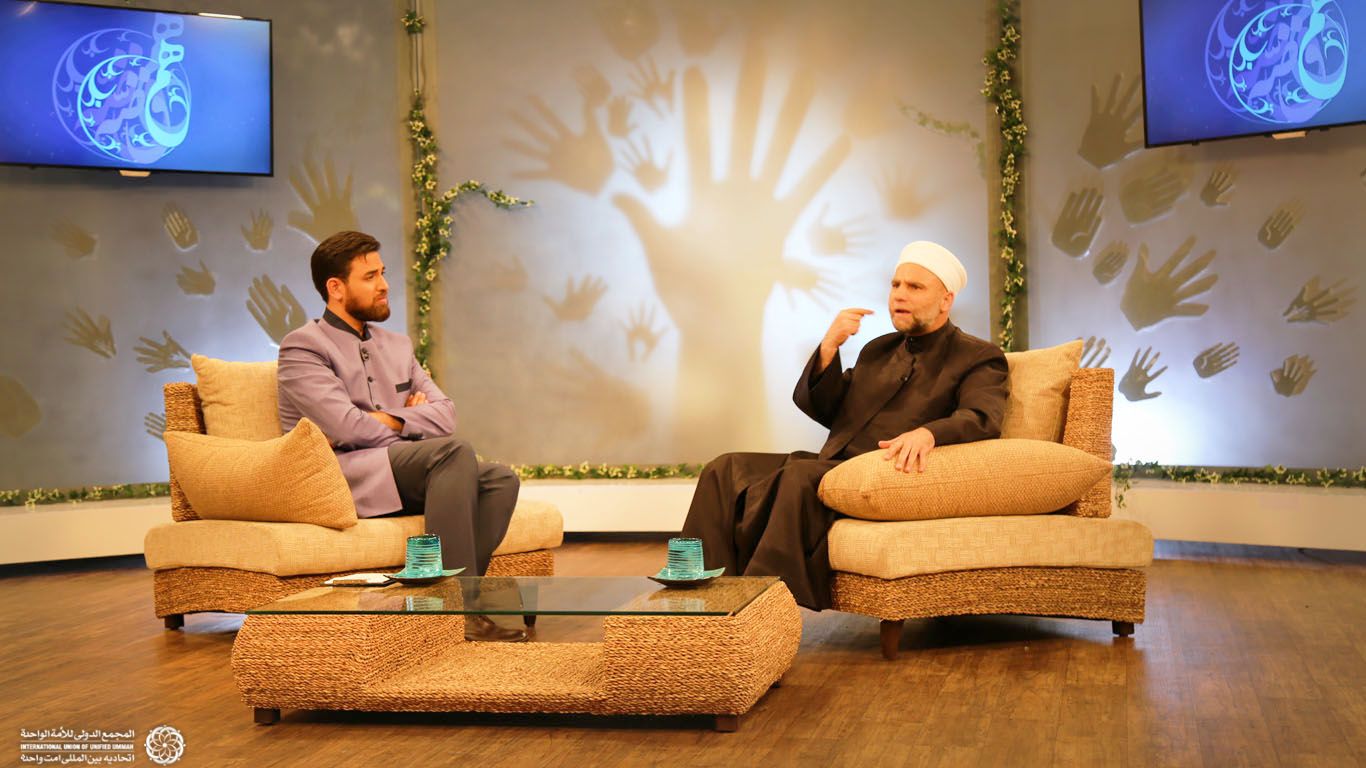 امام‌جمعۀ اهل‌سنت مسجد اموی دمشق به هم‌قصه می‌آید